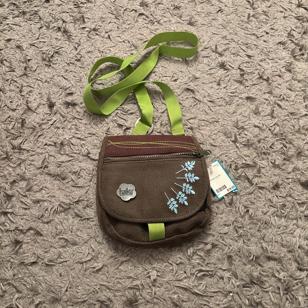 Brown and green vintage crossbody bag with adjustable straps accessories